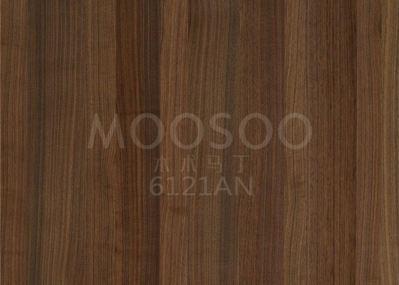 Améliorez votre intérieur avec des panneaux préfabriqués en bois de noyer noir